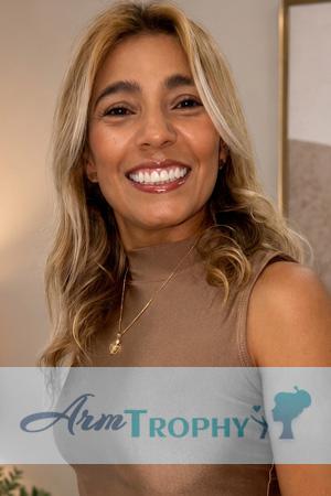 228213 - Aide Age: 44 - Colombia
