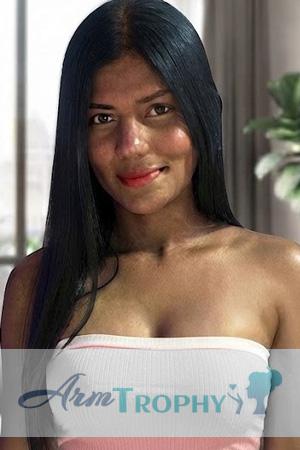 228306 - Laura Age: 26 - Colombia