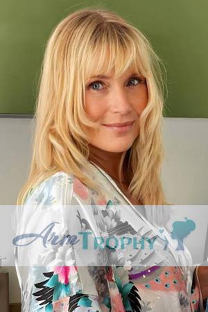 228992 - Svitlana Age: 56 - Ukraine