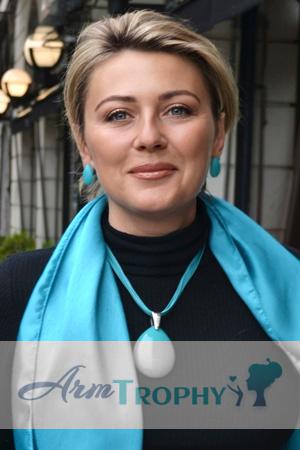 229073 - Yuliia Age: 50 - Argentina