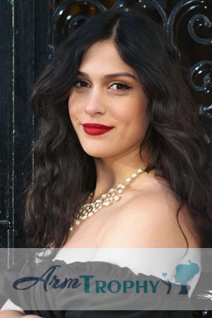 229074 - Emilia Age: 26 - Argentina