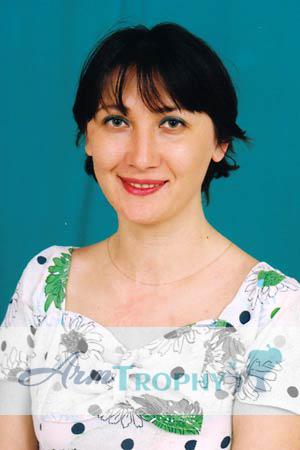 50043 - Dina Age: 44 - Russia