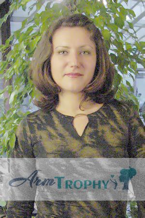 51054 - Natalia Age: 37 - Russia
