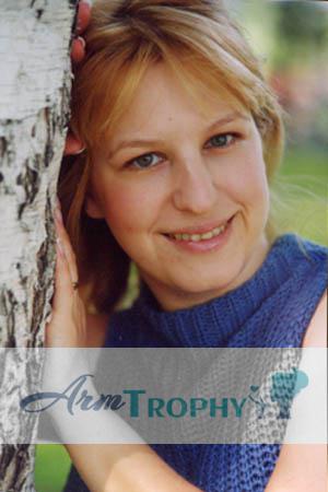 51152 - Elena Age: 37 - Russia