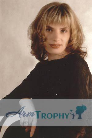51297 - Natalia Age: 34 - Russia