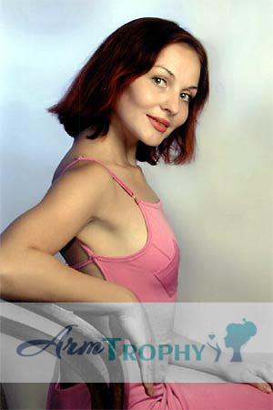 51298 - Svetlana Age: 35 - Russia