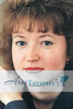 51438 - Svetlana Age: 35 - Russia