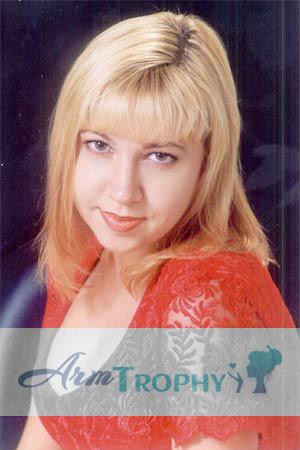 51594 - Inna Age: 33 - Russia