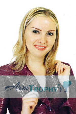 51682 - Marina Age: 31 - Russia