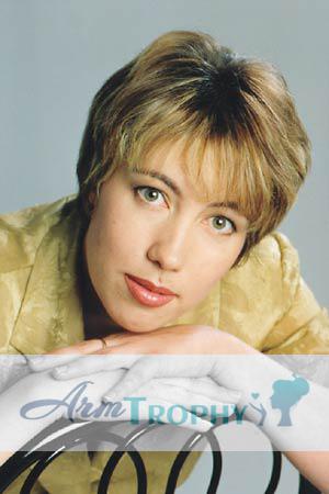 52004 - Valentina Age: 35 - Russia