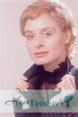52128 - Vera Age: 39 - Russia
