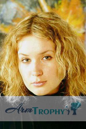 52241 - Oksana Age: 32 - Russia