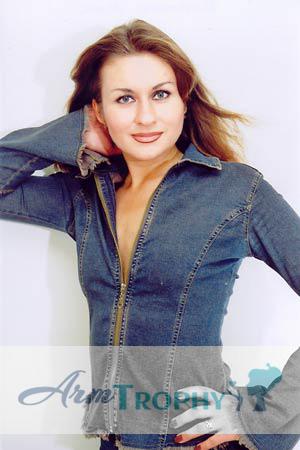 52379 - Elena Age: 29 - Ukraine