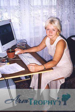 52403 - Larisa Age: 57 - Russia