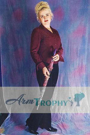 52426 - Svetlana Age: 39 - Russia