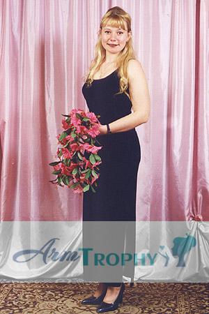 52604 - Elena Age: 30 - Russia
