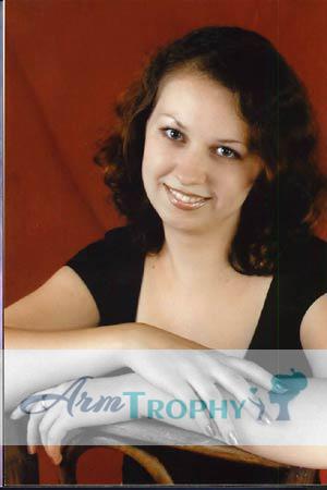 52688 - Inna Age: 31 - Russia