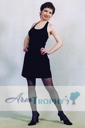 52724 - Elena Age: 32 - Russia
