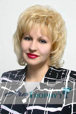 52749 - Svetlana Age: 42 - Russia