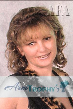 53265 - Lyudmila Age: 41 - Russia