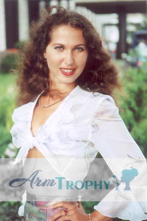 53532 - Elena Age: 34 - Russia