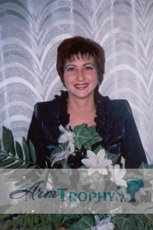 54027 - Svetlana Age: 38 - Russia
