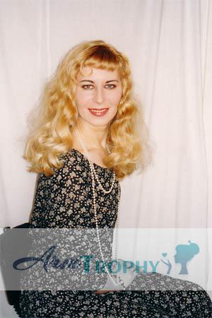 54376 - Svetlana Age: 44 - Russia