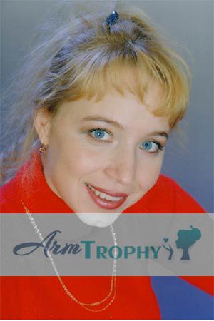 54533 - Svetlana Age: 42 - Russia