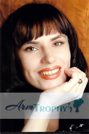 54998 - Natasha Age: 32 - Russia