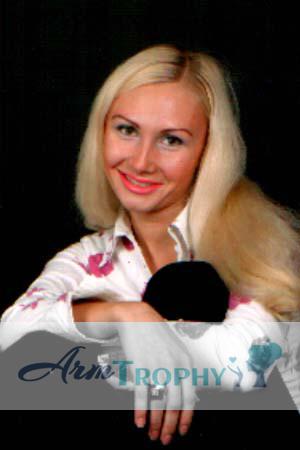 55425 - Lidia Age: 32 - Russia