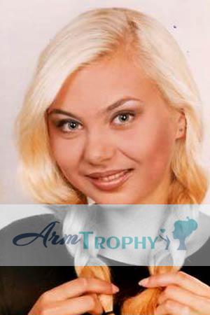 55627 - Zhanna Age: 32 - Russia