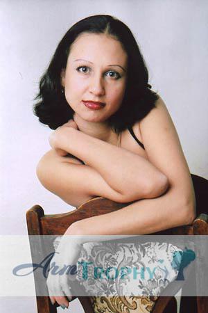 55784 - Oksana Age: 37 - Russia