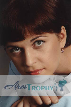 55812 - Linara Age: 32 - Russia