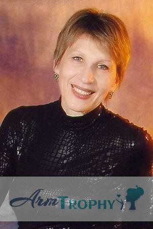 56568 - Lyudmila Age: 60 - Russia