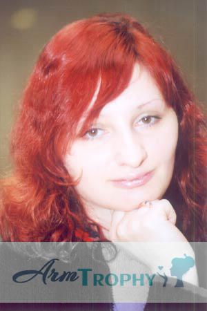 56652 - Alina Age: 32 - Russia