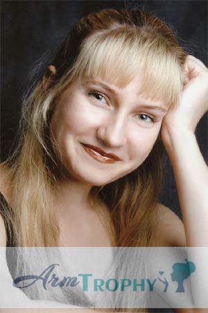 57945 - Svetlana Age: 36 - Russia