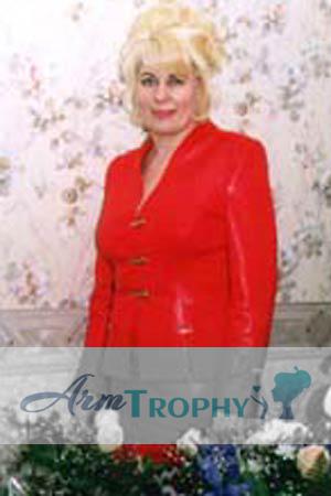 58009 - Svetlana Age: 41 - Russia