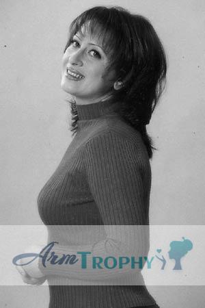 58672 - Natalia Age: 41 - Russia