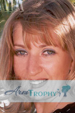 59241 - Ludmila Age: 40 - Russia