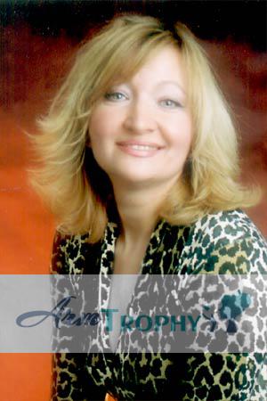 60327 - Elena Age: 50 - Russia