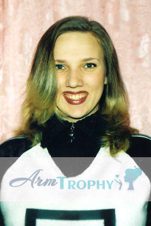 60548 - Valentina Age: 30 - Russia