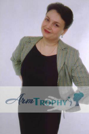 61032 - Alfiya Age: 43 - Russia