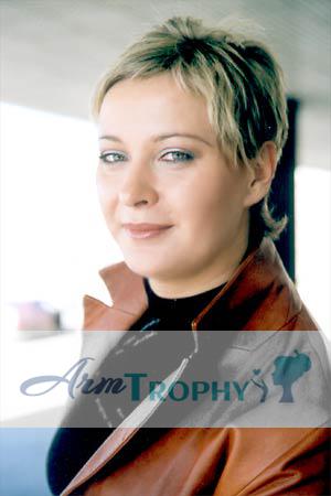 61056 - Nina Age: 39 - Russia