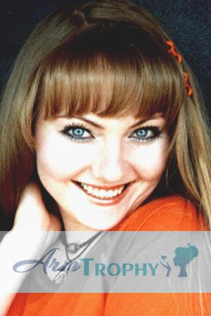 61272 - Irina Age: 33 - Russia