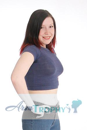 61378 - Elena Age: 32 - Russia