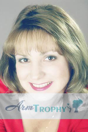 61476 - Irina Age: 39 - Russia