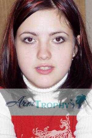 61739 - Svetlana Age: 28 - Russia