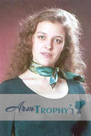 61749 - Svetlana Age: 28 - Russia