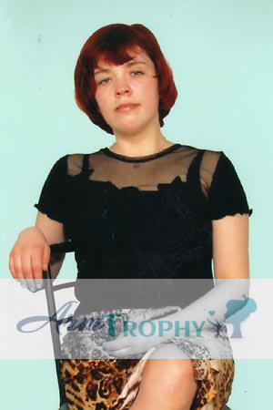 61756 - Elena Age: 33 - Russia