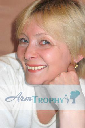 62044 - Alla Age: 52 - Russia